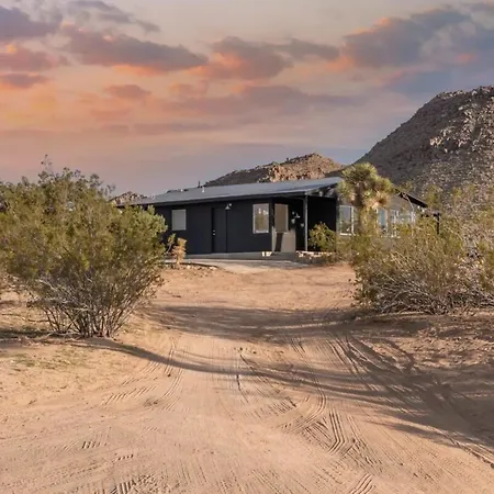 Sacred Haven L Cabin W Cowboy Pool At Park Entrance Joshua Tree Exterior photo