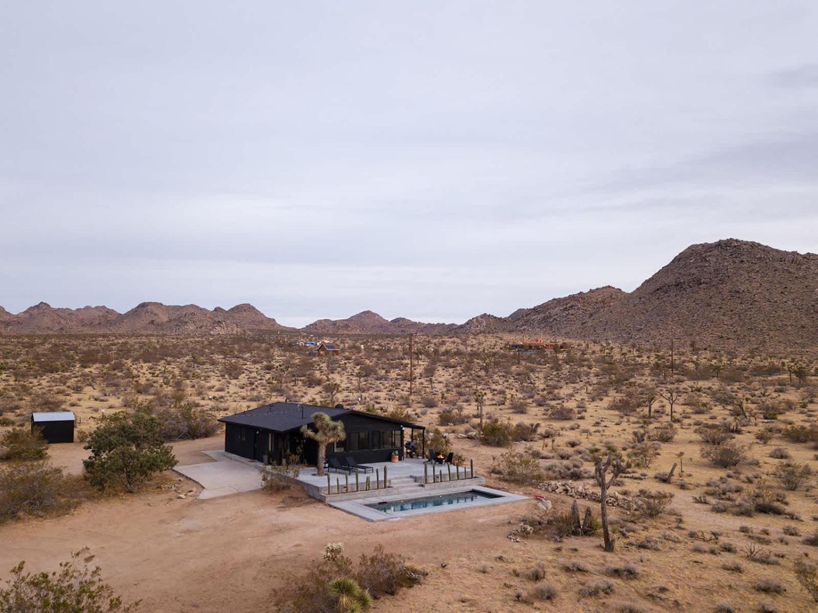 Sacred Haven L W Cowboy Pool At Park Entrance Holiday home *